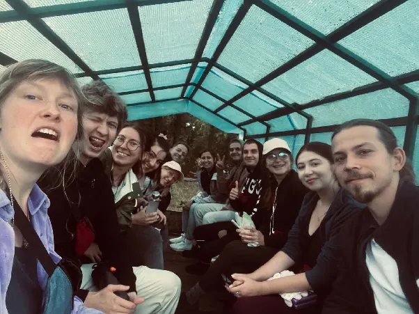 Selfie grupy Le Rêve na winnicy